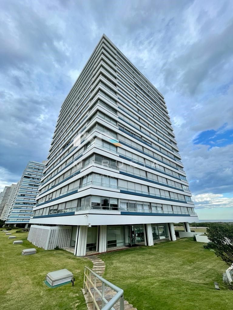 #4064902 | Venta | Departamento | Playa Brava (Marusia Izrastzoff )