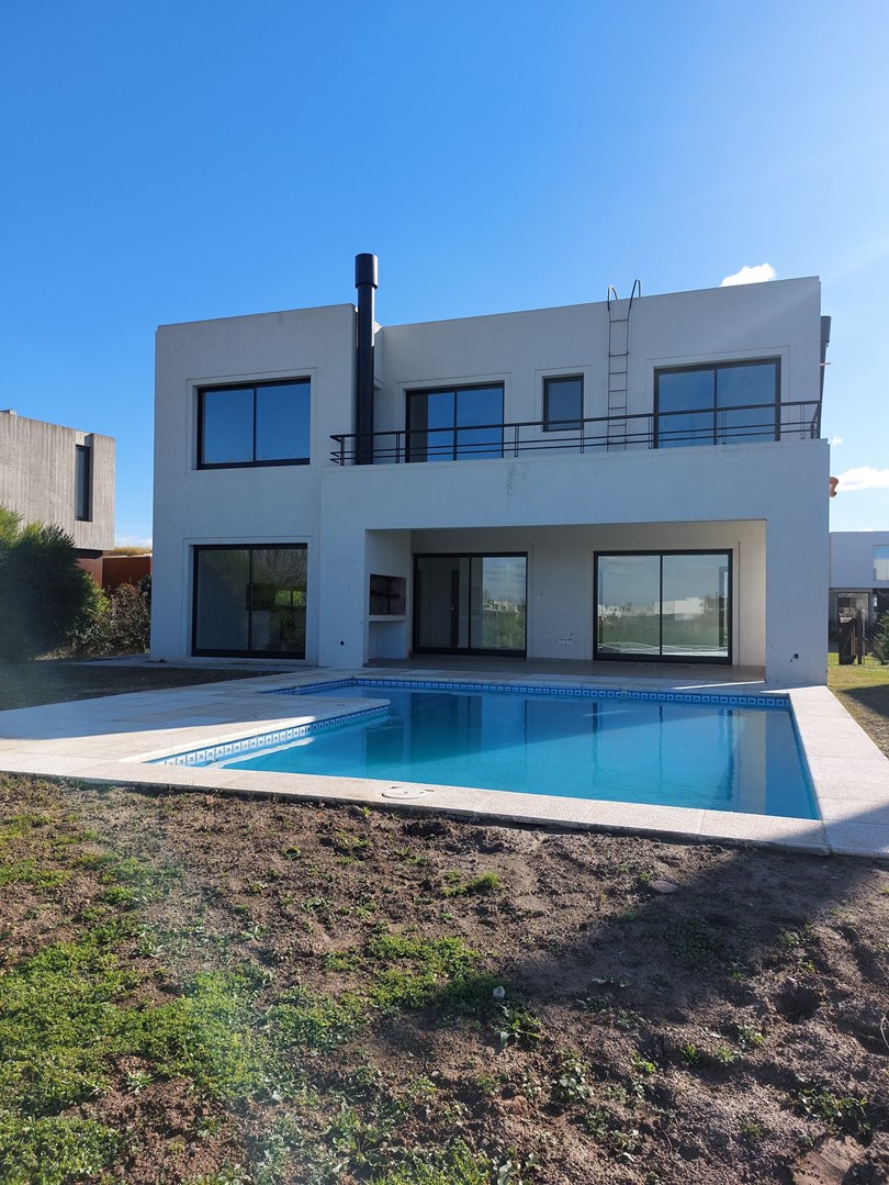 #5365670 | Sale | House | El Cantón - Barrio Golf (Martin Castro Propiedades)