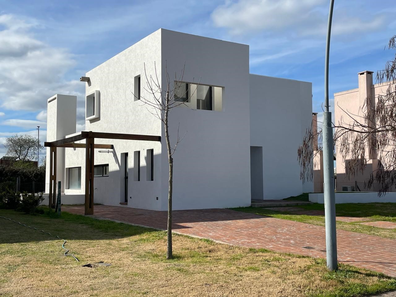 #5345320 | Venta | Casa | Puertos del Lago (Mariana Echeverria Bienes Raices)