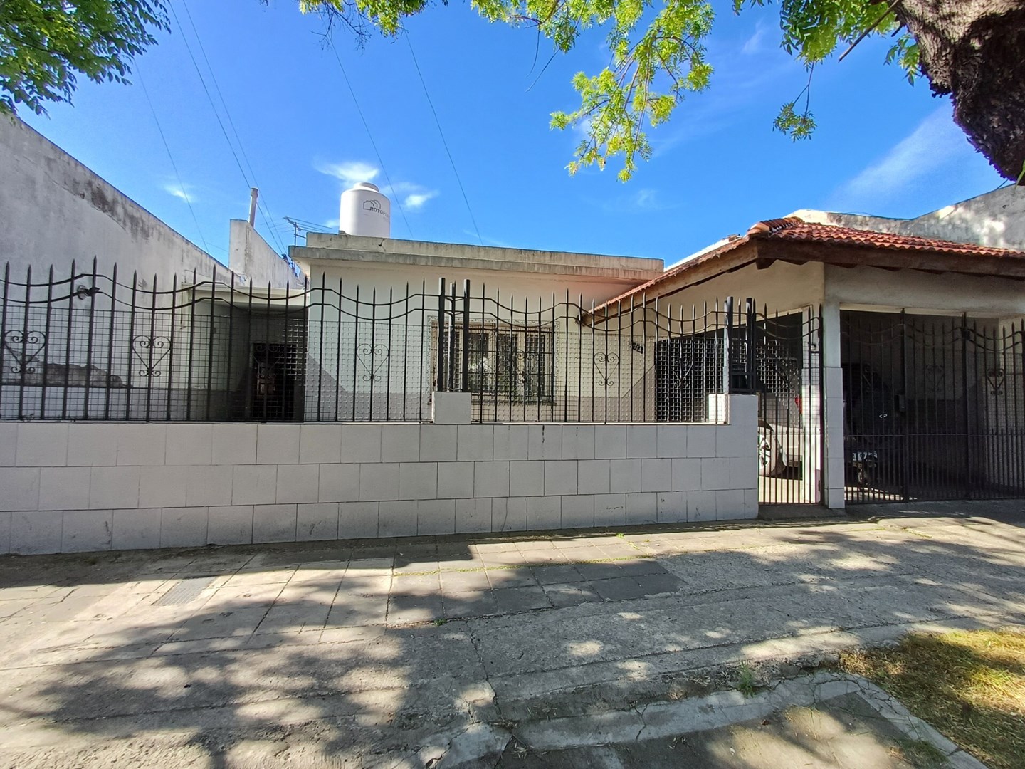 #5397755 | Venta | Casa | Remedios De Escalada (MIGUELEZ PROPIEDADES)