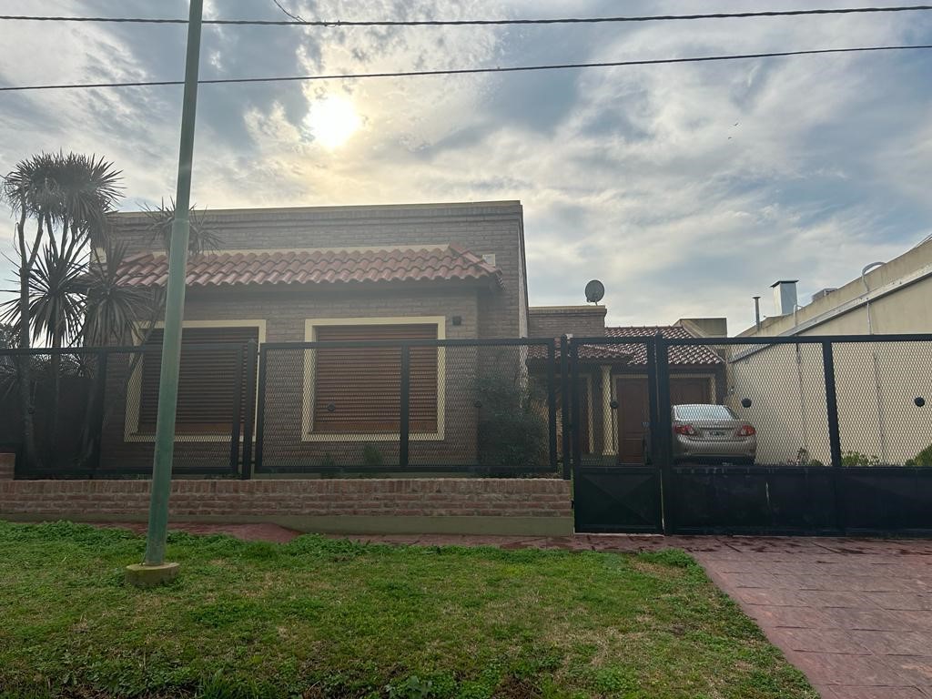 #5118388 | Venta | Casa | Lujan (Miracca Propiedades)