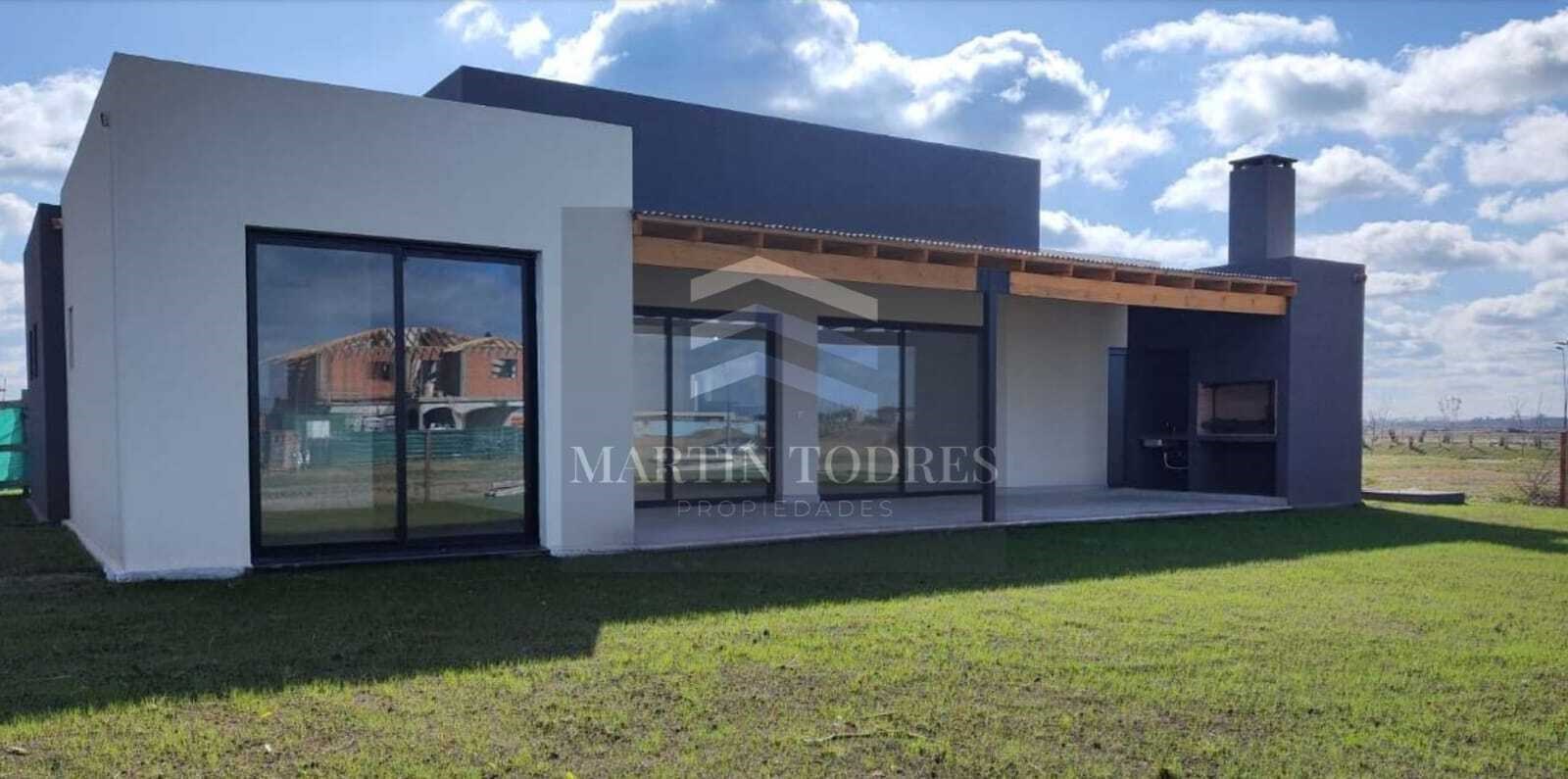 #5428016 | Venta | Casa | Puertos del Lago (Martin Todres Propiedades)