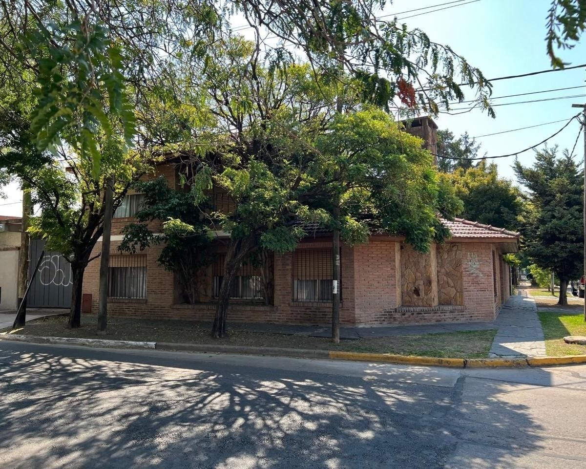 #4856576 | Alquiler | Casa | Berazategui (Inmobiliaria Noguera)