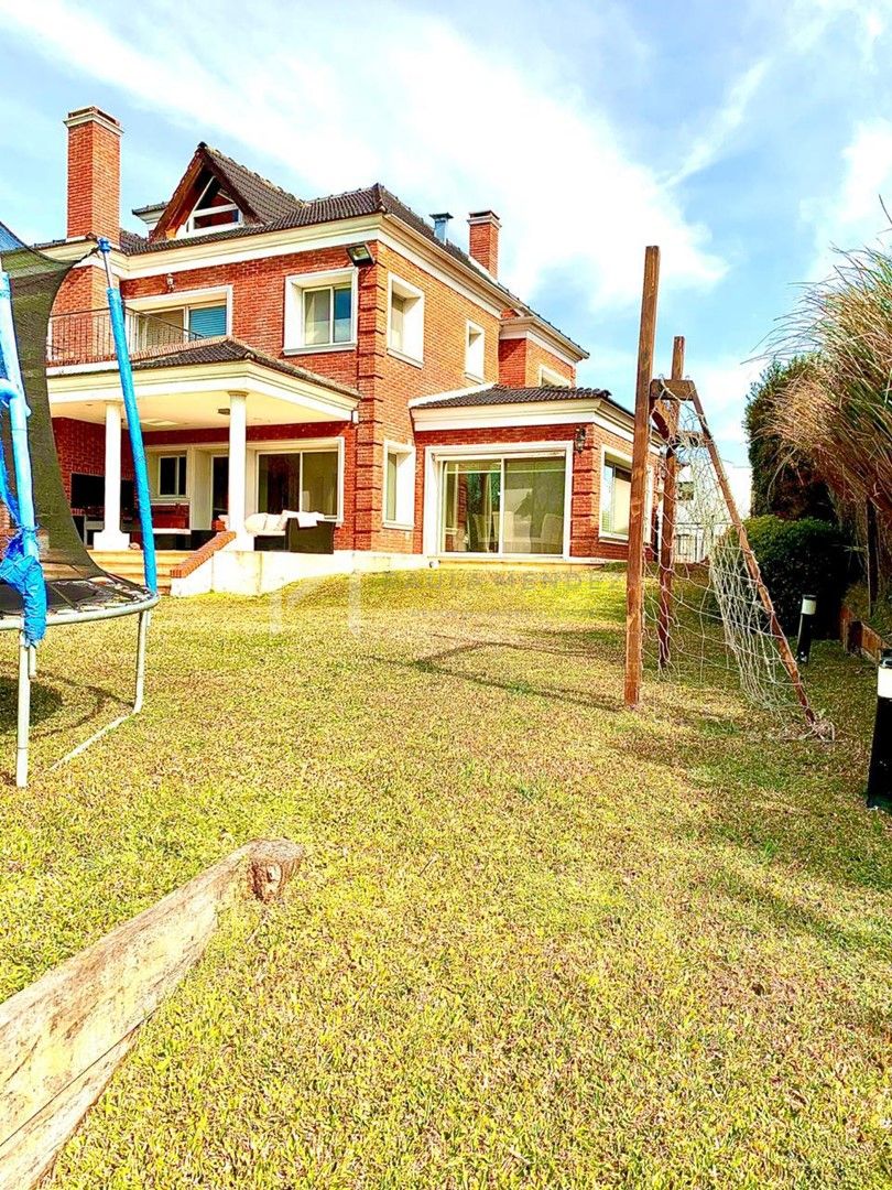 #4576905 | Temporary Rental | House | Las Glorietas (Paula Mendez Negocios Inmobiliarios)