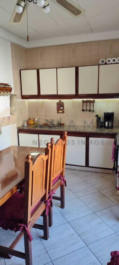 #5389006 | Sale | House | Castelar (Paula Mendez Negocios Inmobiliarios)