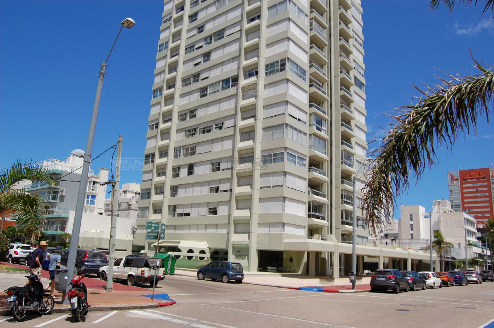 #1667811 | Venta | Departamento | Península (Tizado)