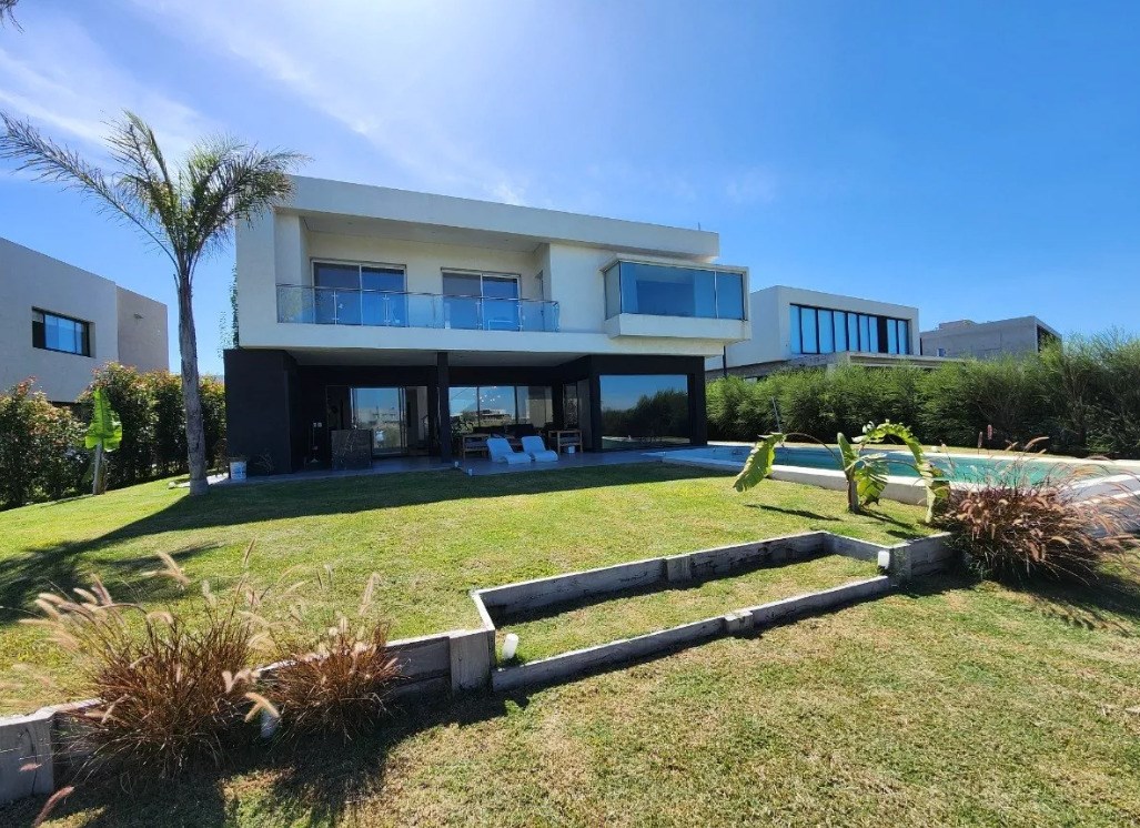 #5360478 | Venta | Casa | El Cantón - Barrio Islas (Ricardo Douer Propiedades)