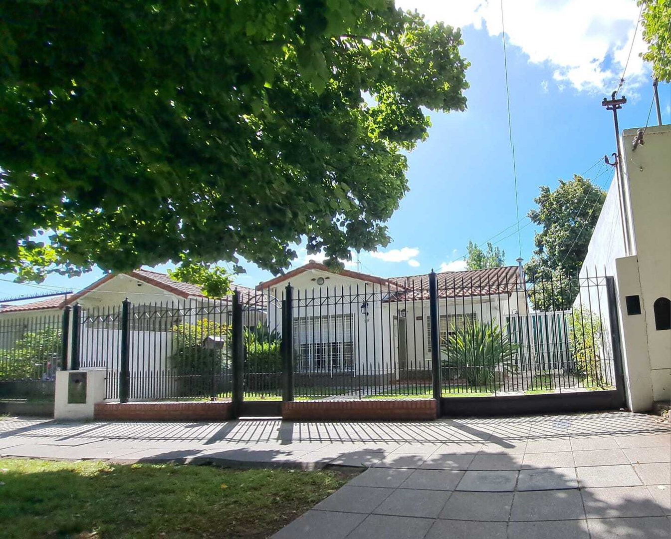 #4925665 | Venta | Casa | Temperley (Rodriguez Rodriguez Negocios Inmobiliarios)