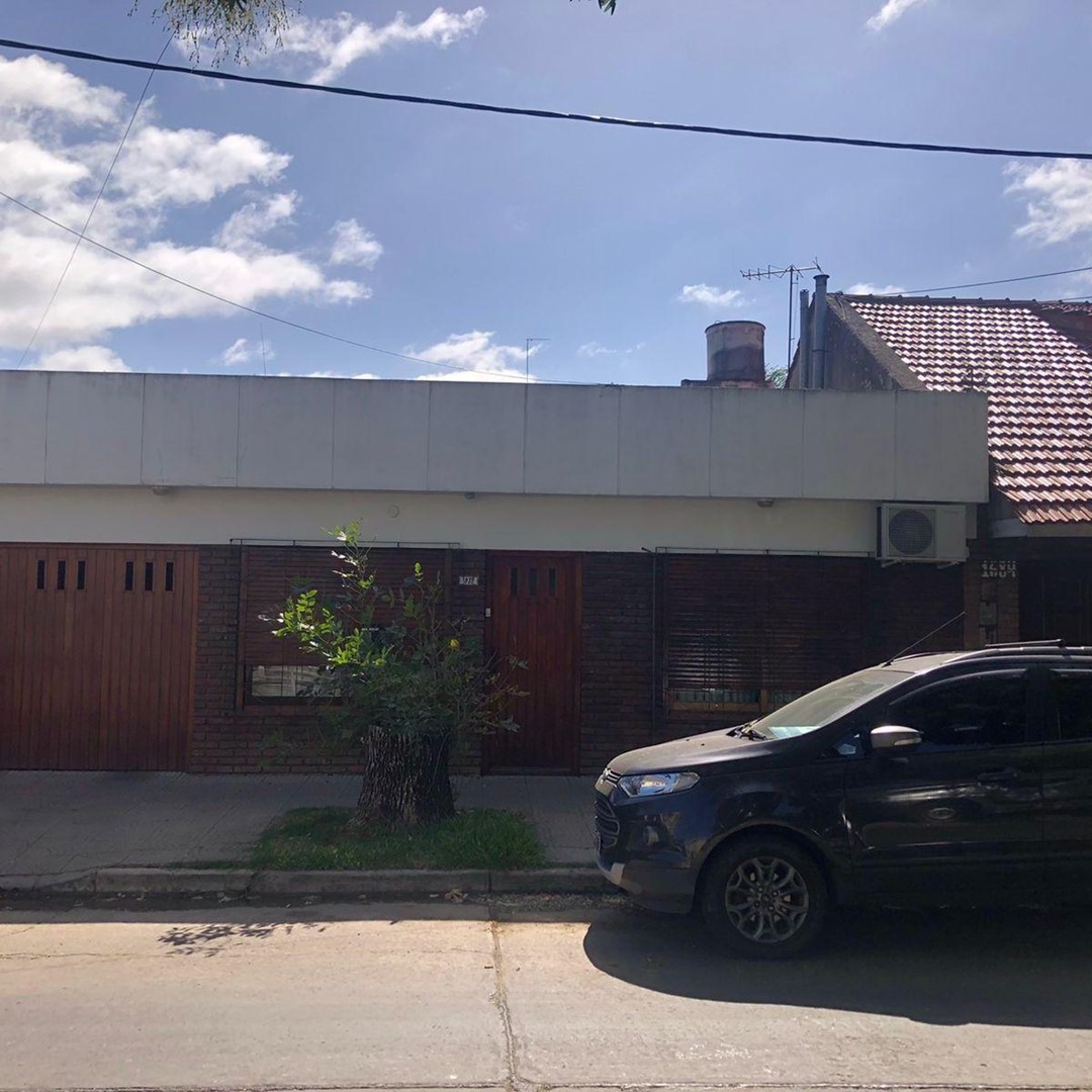 #4801279 | Venta | Casa | Quilmes (Silvina Vera Propiedades)