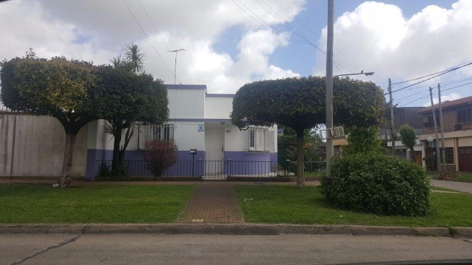 #4801901 | Sale | House | Quilmes Oeste (Silvina Vera Propiedades)