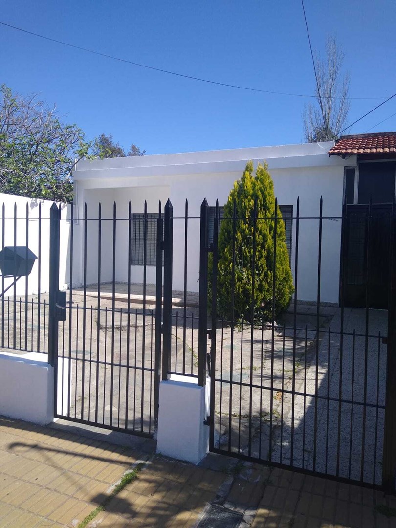 #4683242 | Sale | House | Berazategui (Viviana Ruano Propiedades)