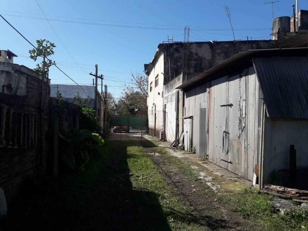 #2334663 | Venta | Local | Rafael Calzada (Adriana Perrotta Propiedades)