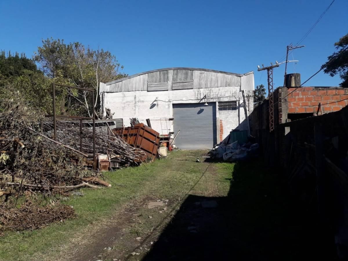 #2334663 | Venta | Local | Rafael Calzada (Adriana Perrotta Propiedades)