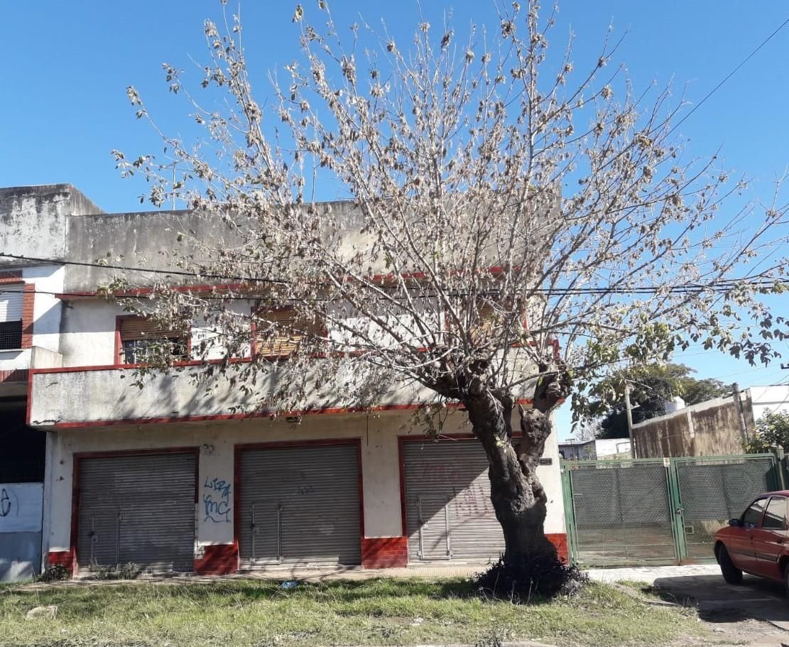 #2334663 | Venta | Local | Rafael Calzada (Adriana Perrotta Propiedades)