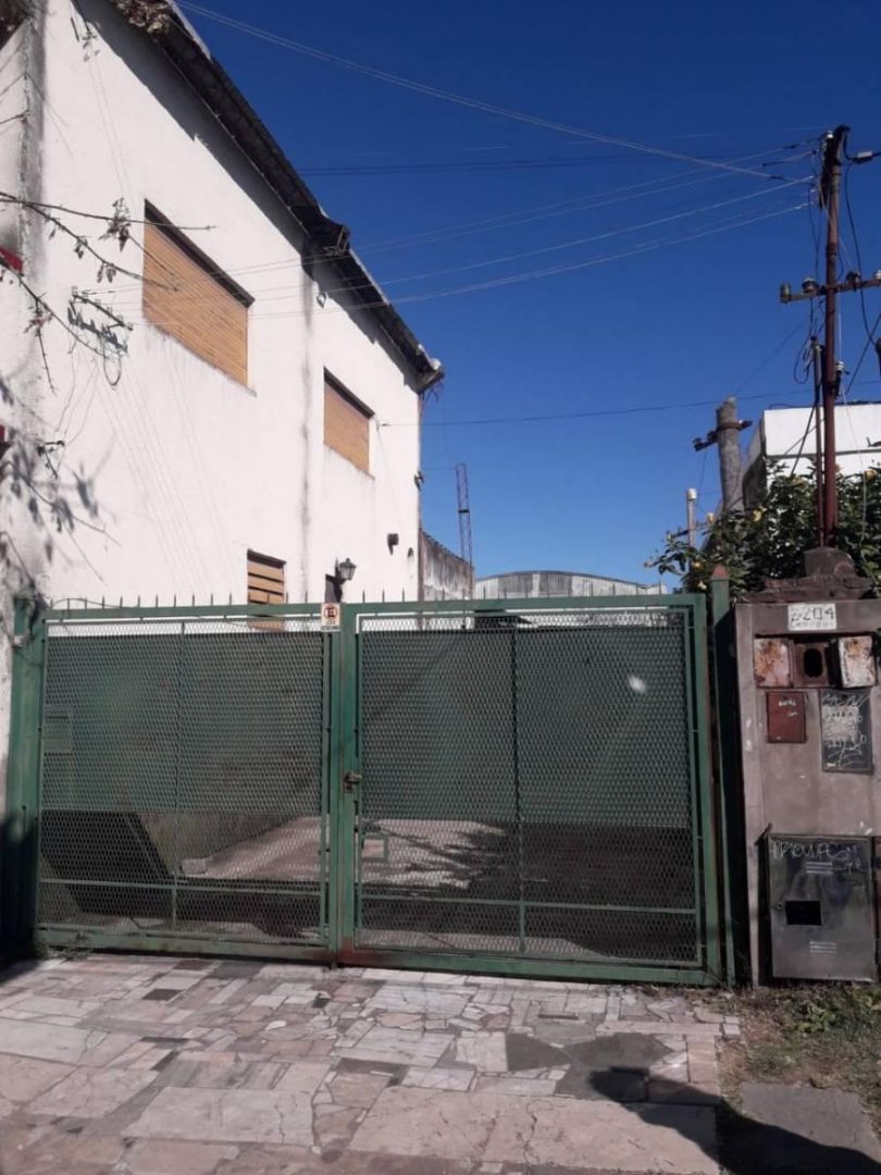 #2334663 | Venta | Local | Rafael Calzada (Adriana Perrotta Propiedades)