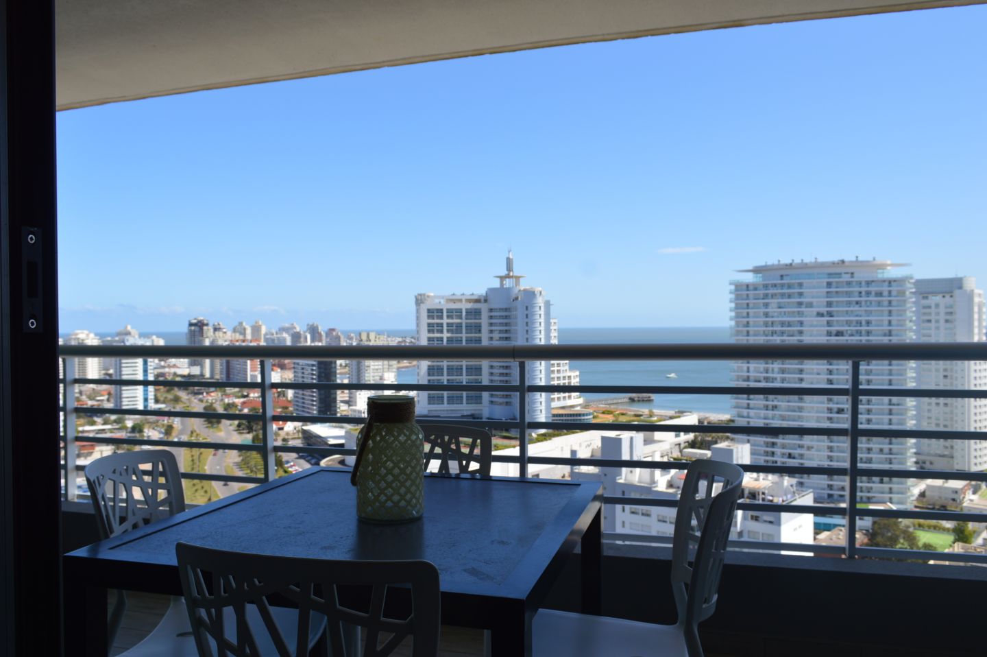 #3218450 | Temporary Rental | Apartment | Punta del Este (Antonio Mieres)