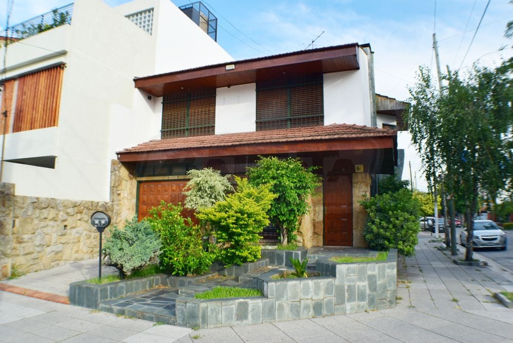 #5191388 | Alquiler | Casa | Ramos Mejia (Battista Inmobiliaria)