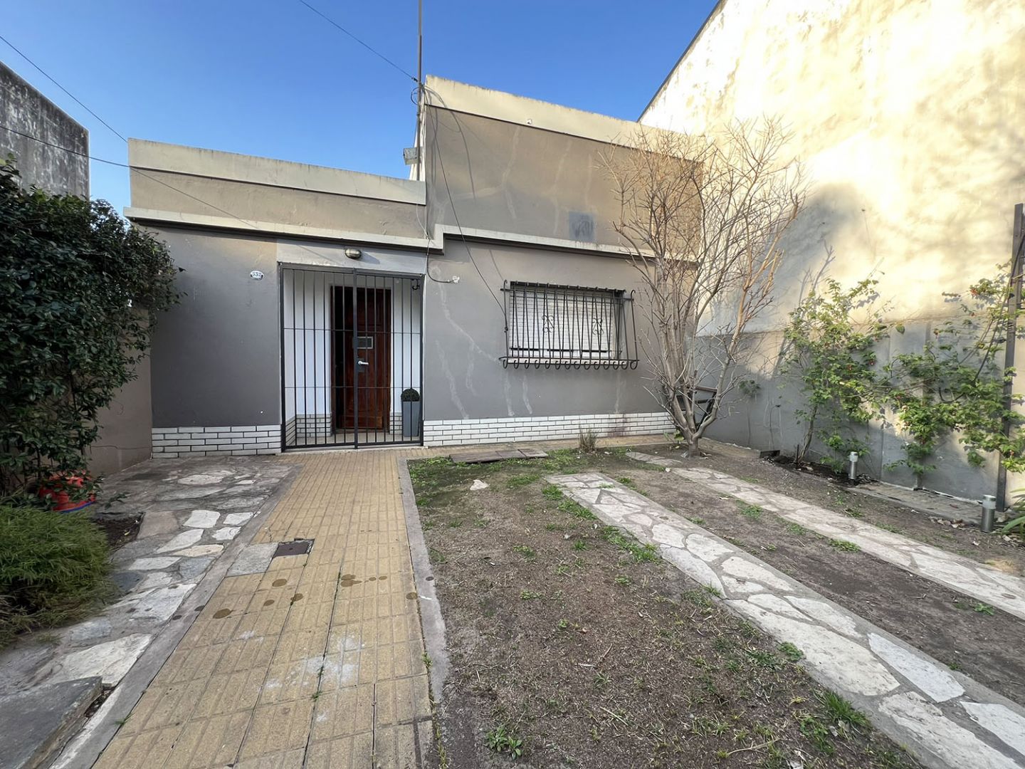 #5379557 | Alquiler | PH | Haedo (Battista Inmobiliaria)