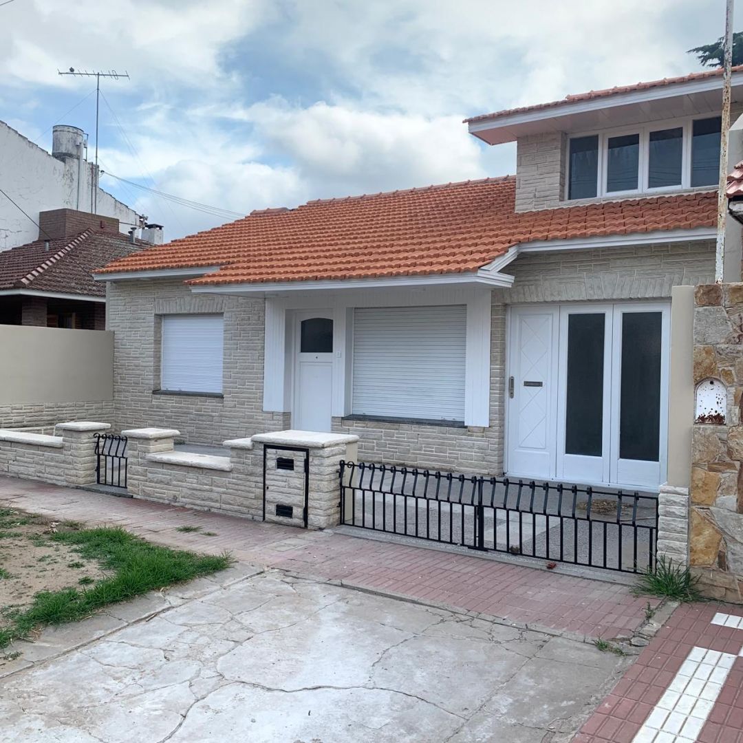 #5492449 | Venta | Casa | Balcarce (Cannizzo Propiedades)