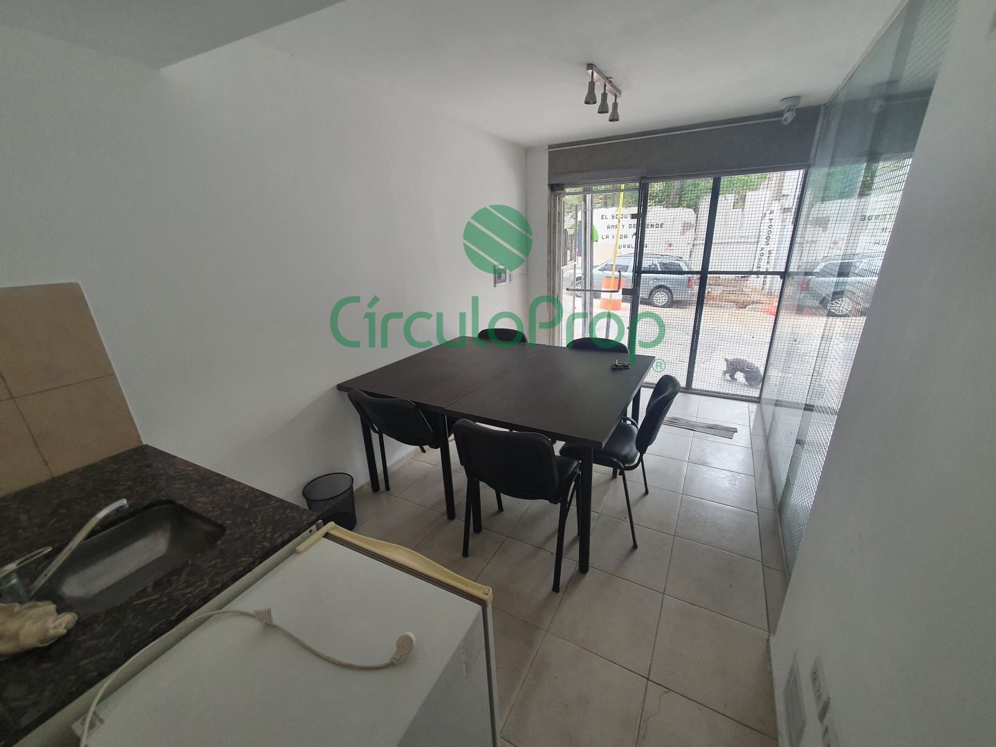 #1649766 | Venta | Local | Alberdi (CirculoProp Servicios Inmobiliarios)