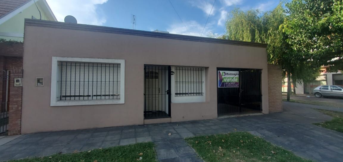 #4470474 | Sale | House | Berazategui (Cristian Montenegro Negocios Inmobiliarios)