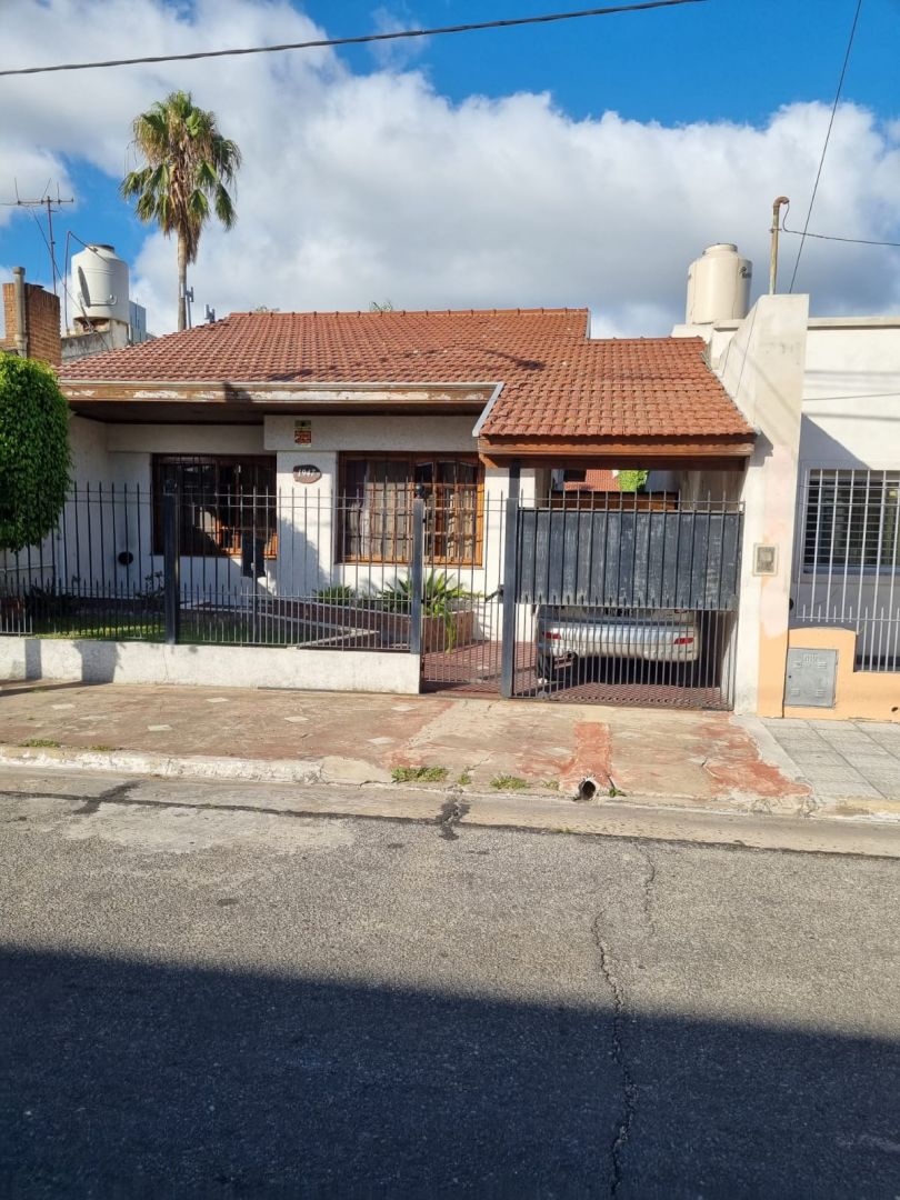 #5347884 | Venta | Casa | Berazategui (Cristian Montenegro Negocios Inmobiliarios)