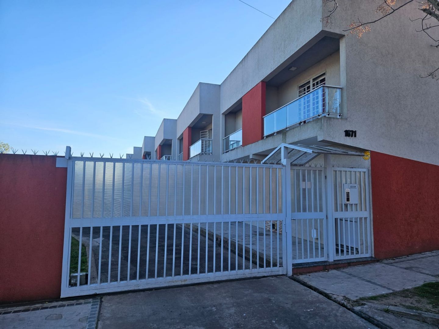 #5371669 | Venta | Casa | Berazategui (Cristian Montenegro Negocios Inmobiliarios)