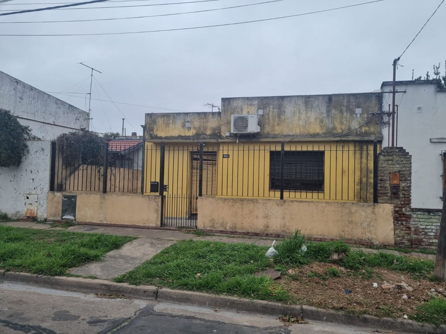 #5371670 | Sale | House | Berazategui (Cristian Montenegro Negocios Inmobiliarios)