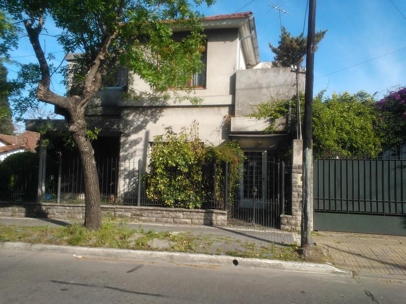 #5338560 | Venta | Casa | Temperley (Duchini Propiedades)