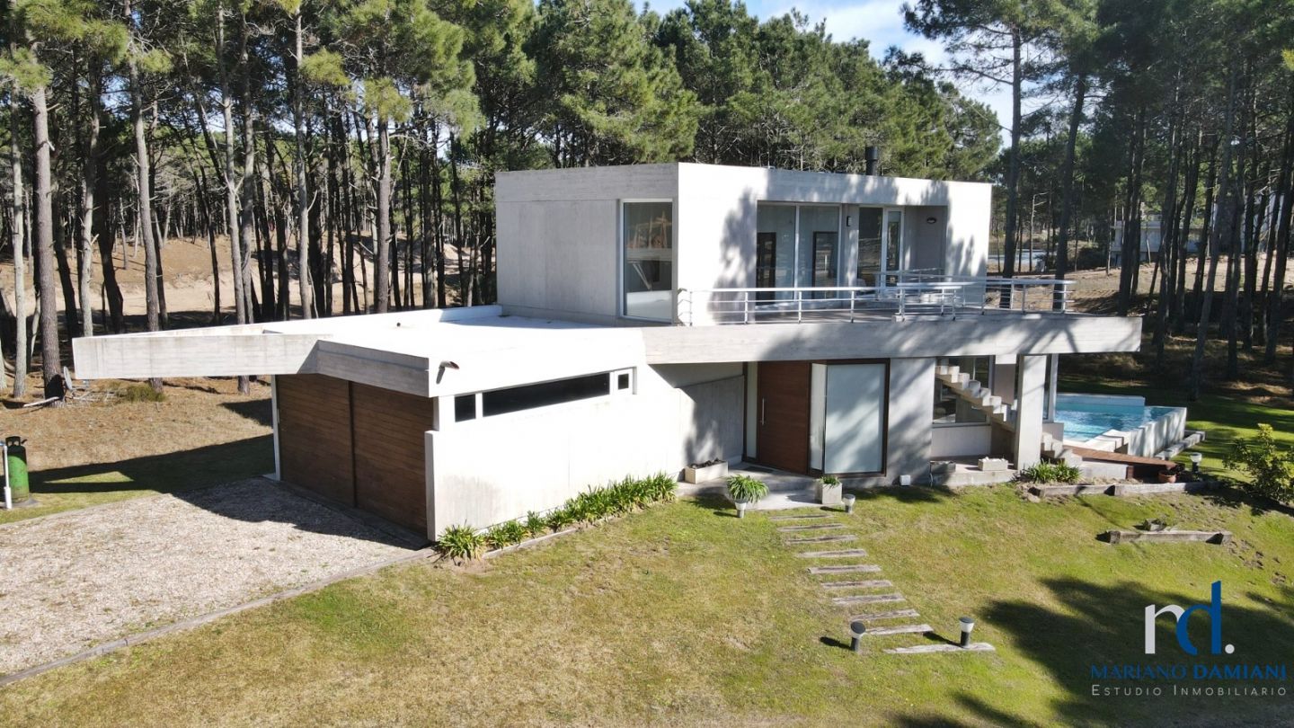 #4372697 | Sale | House | Buenos Aires (Mariano Damiani Estudio Inmobiliario)
