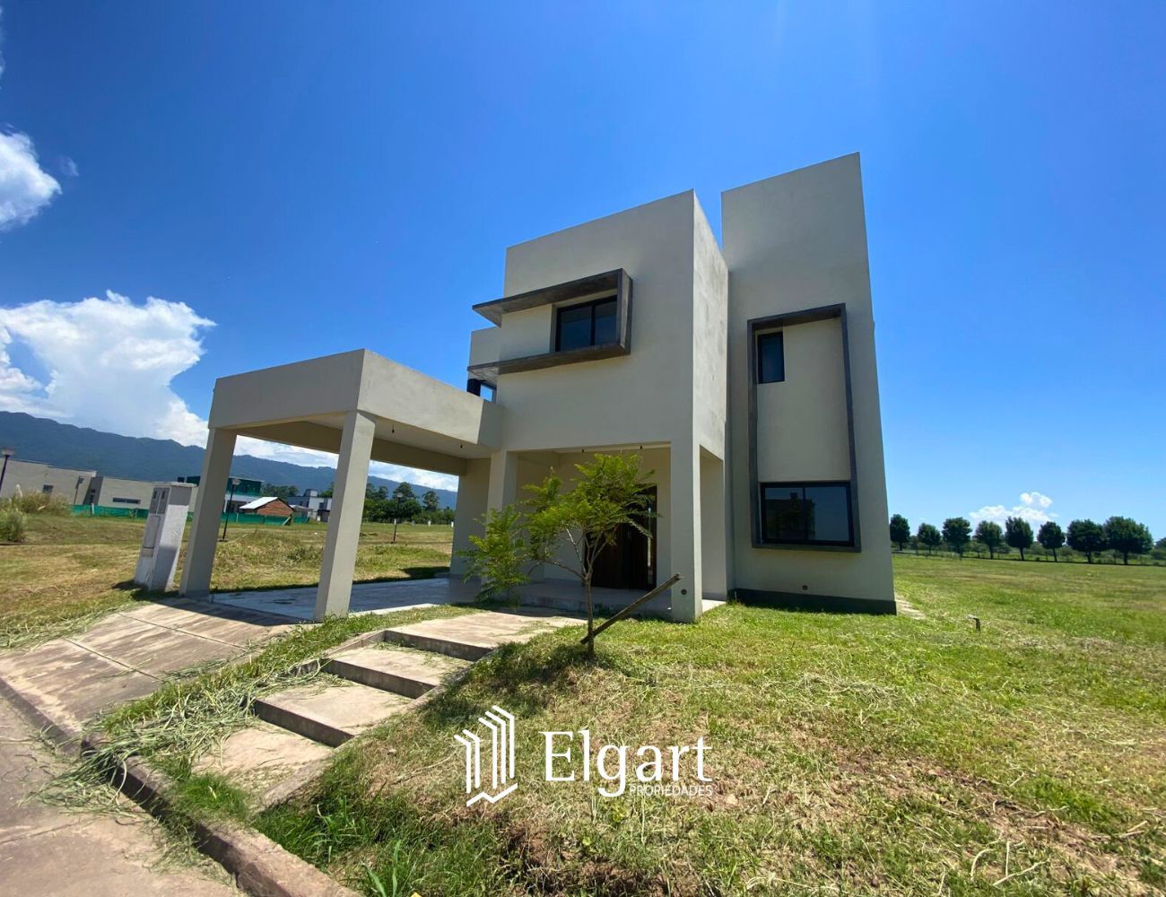 #5488500 | Alquiler | Casa | Yerba Buena (Elgart Propiedades)