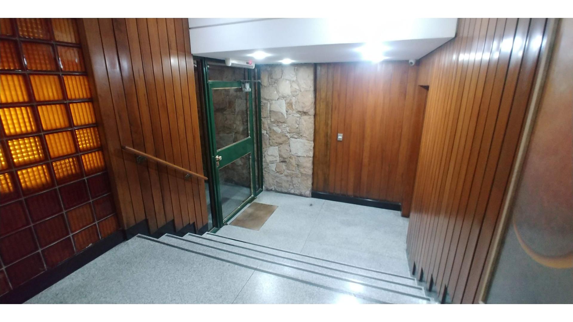 #913680 | Venta | Departamento | Avellaneda (Viaño Negocios Inmobiliarios)