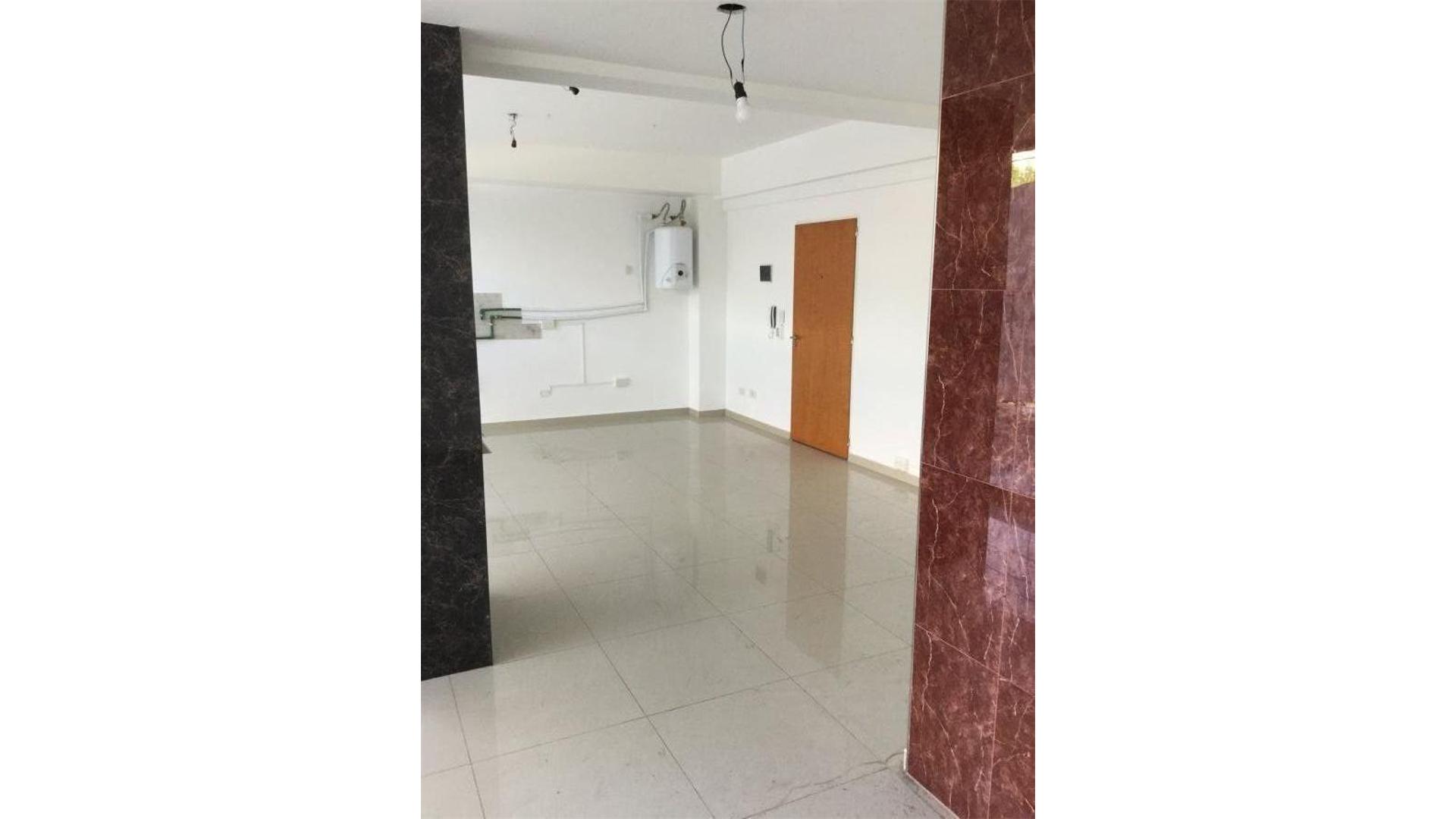 #896583 | Venta | Local | Lomas De Zamora (López Raciti Propiedades )