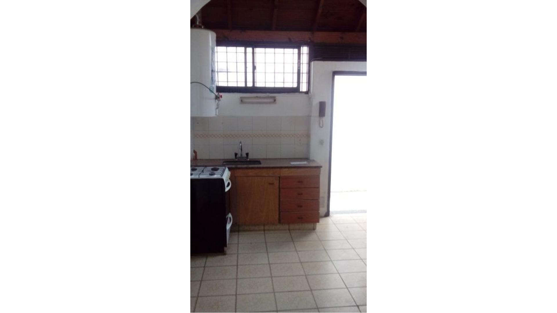 #4943956 | Alquiler | PH | Villa Real (Antorcha Propiedades)