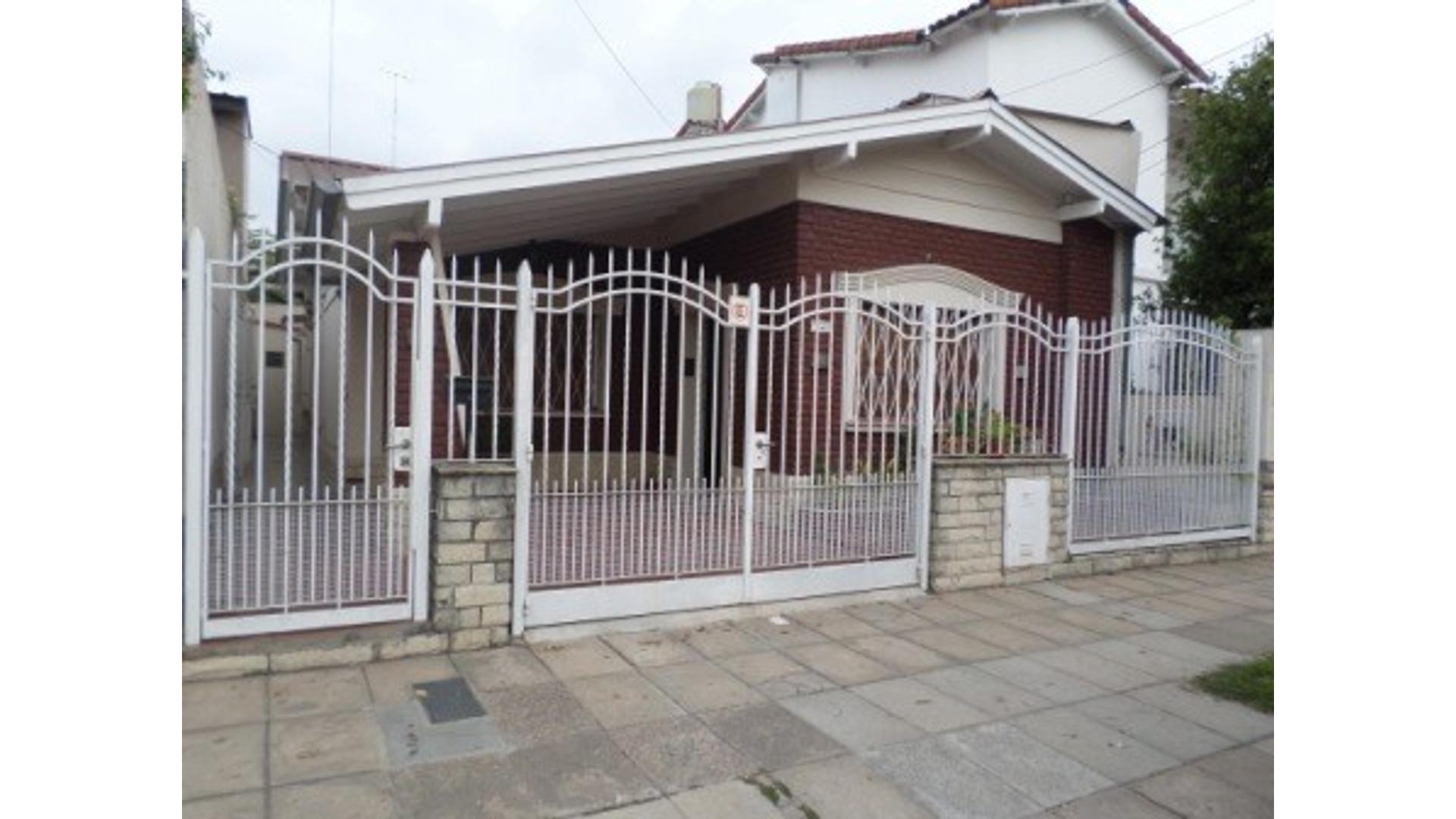 #1349841 | Sale | House | Moron (Fauverte Propiedades)