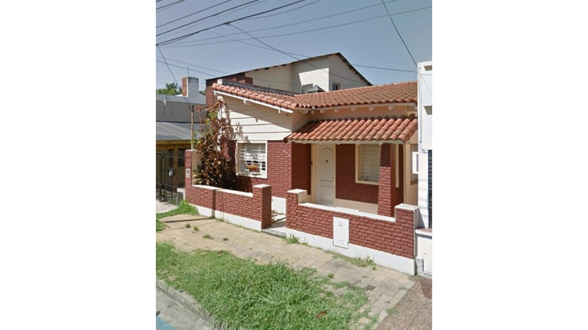 #1264850 | Venta | Casa | Moron (Leal & Asociados)