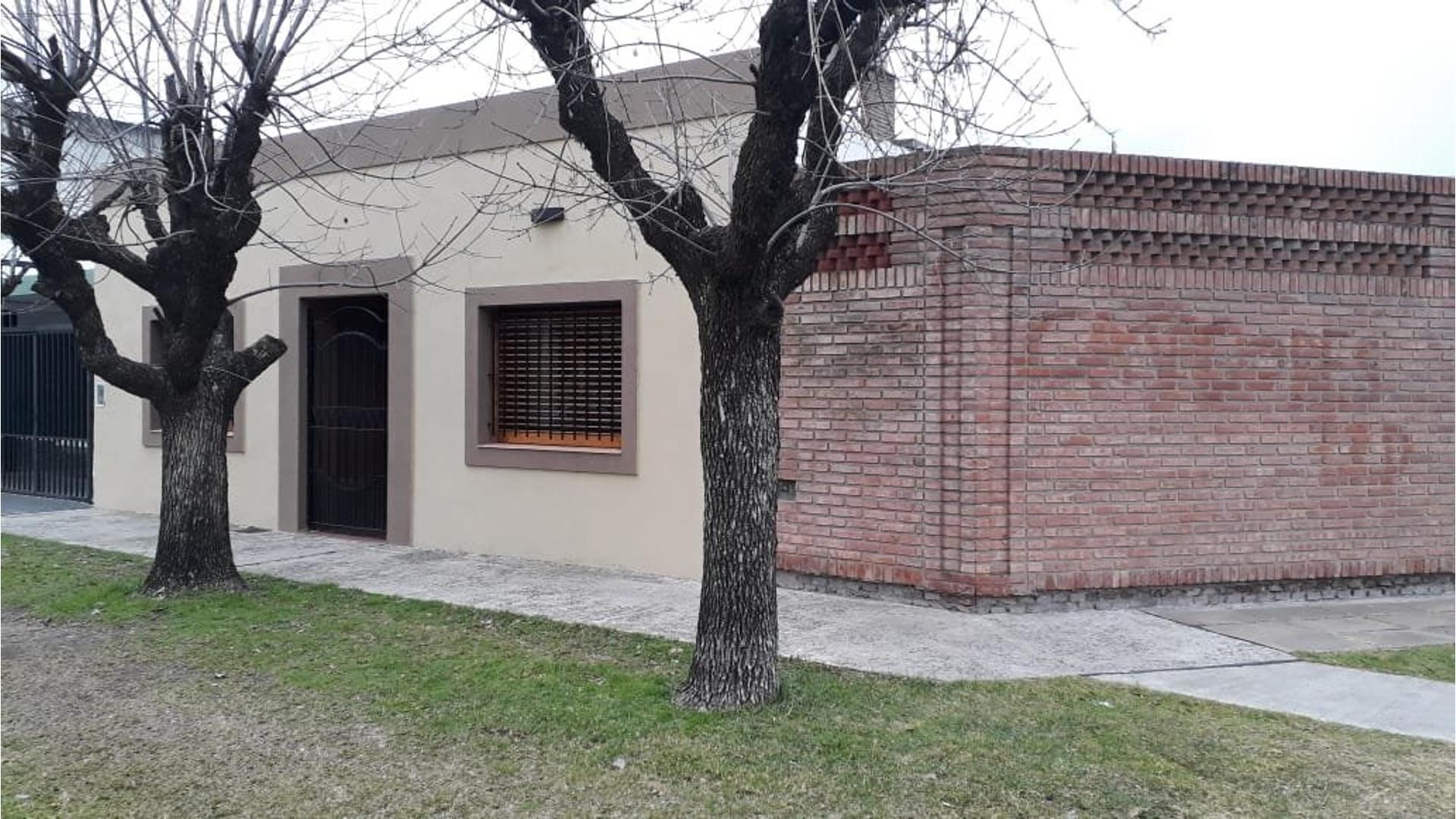 #1350208 | Venta | Casa | Moron (Lando Propiedades)