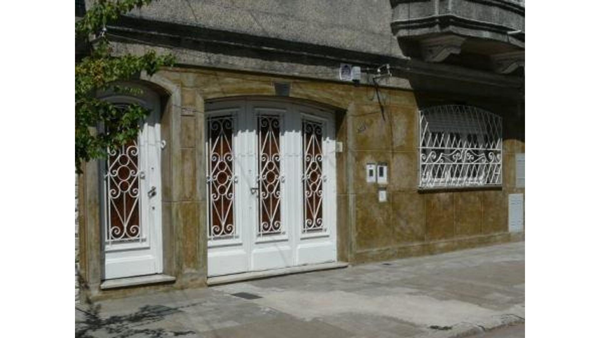 #1596222 | Alquiler | Casa | Rosario (Martinez Negocios Inmobiliarios)