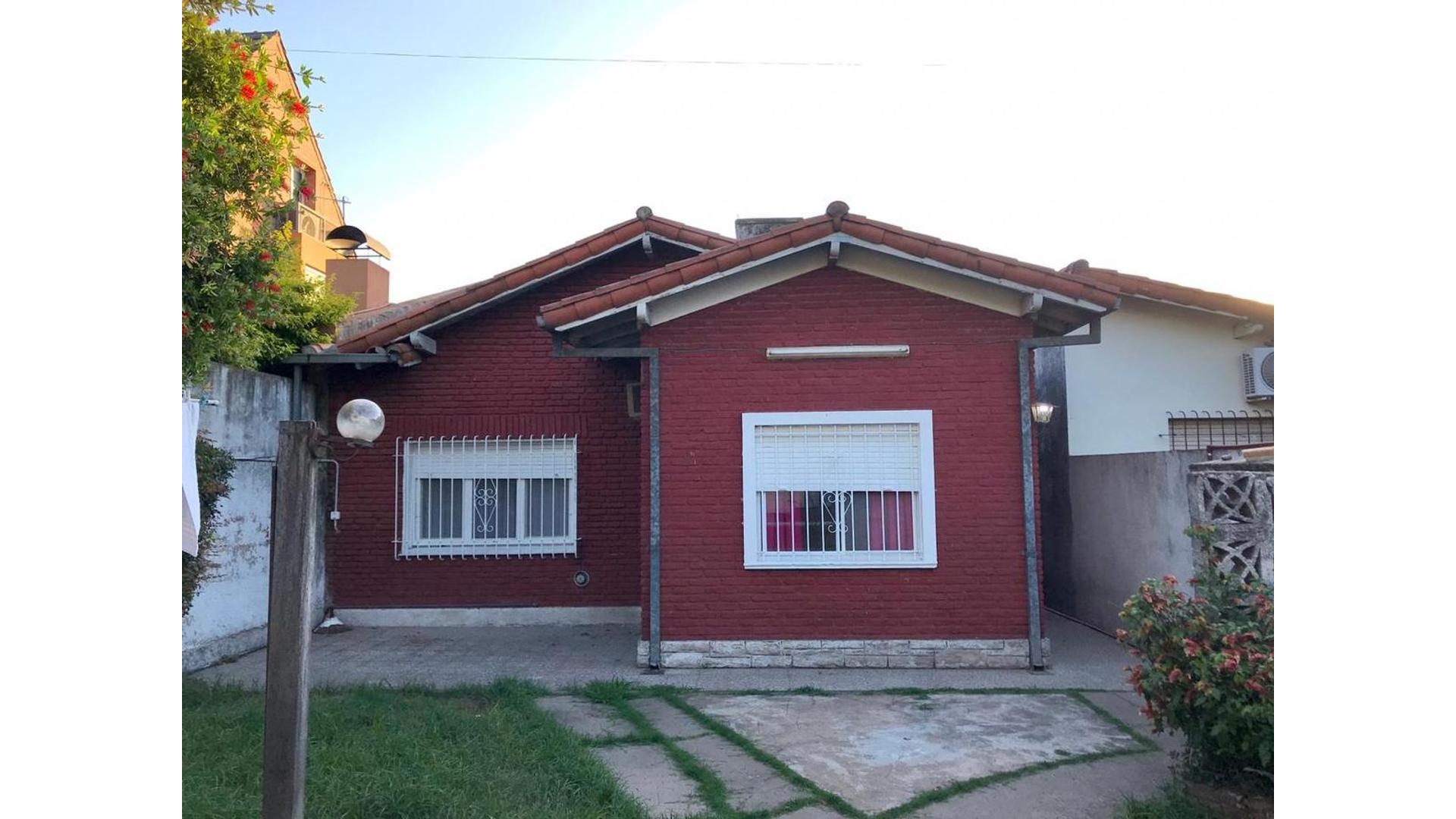 #1595957 | Venta | Casa | Moron (Sabrina Alvarez Propiedades)