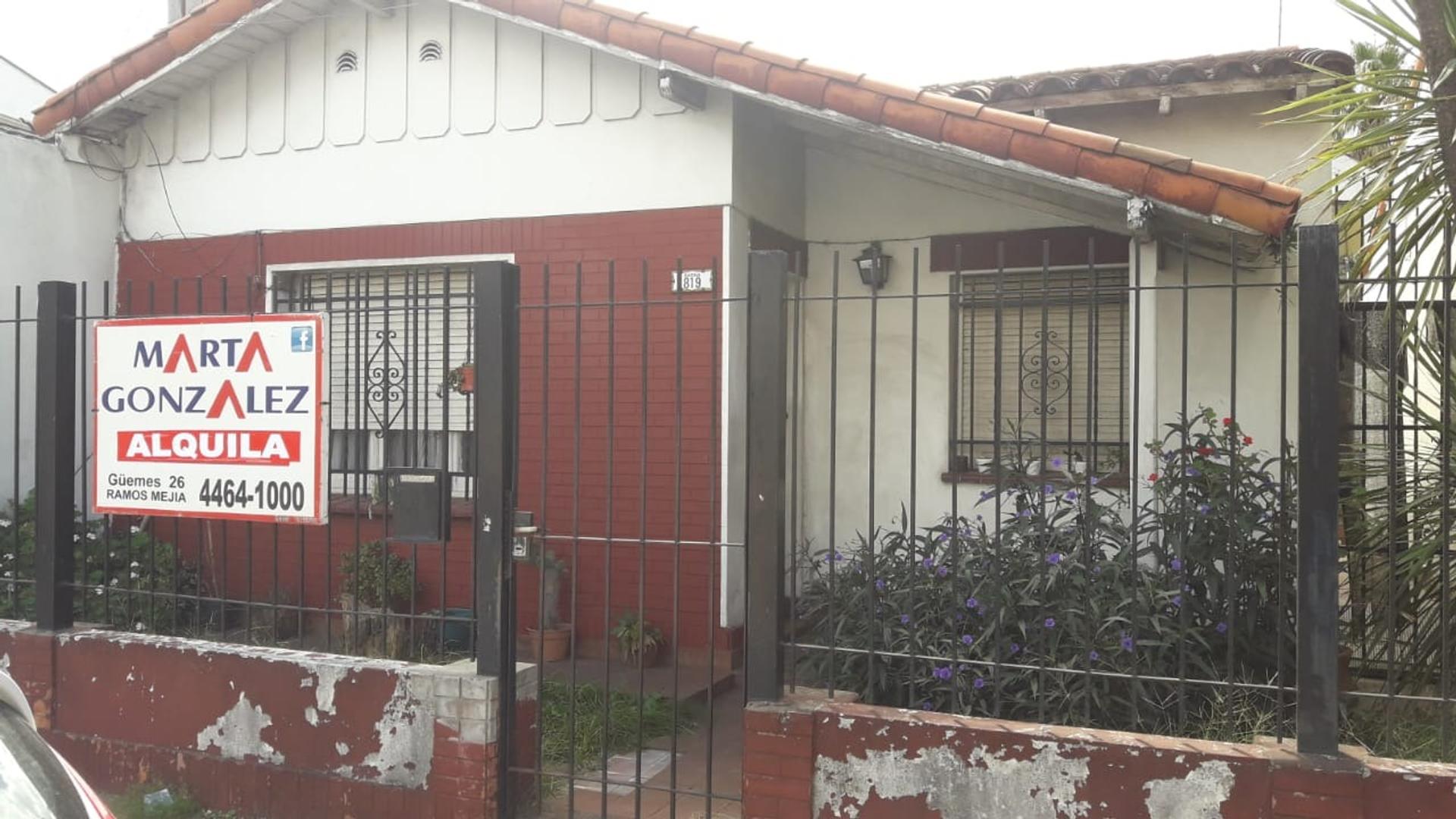 #1869753 | Rental | House | Moron (Marta Gonzalez Propiedades Suc. Norte)