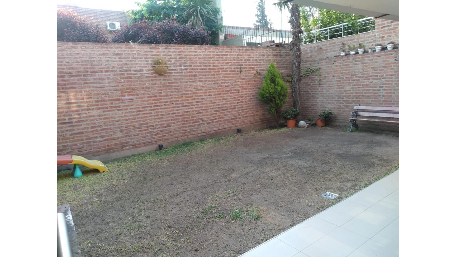 #1918030 | Venta | Casa | Merlo (NuÑez Victor Inmuebles)