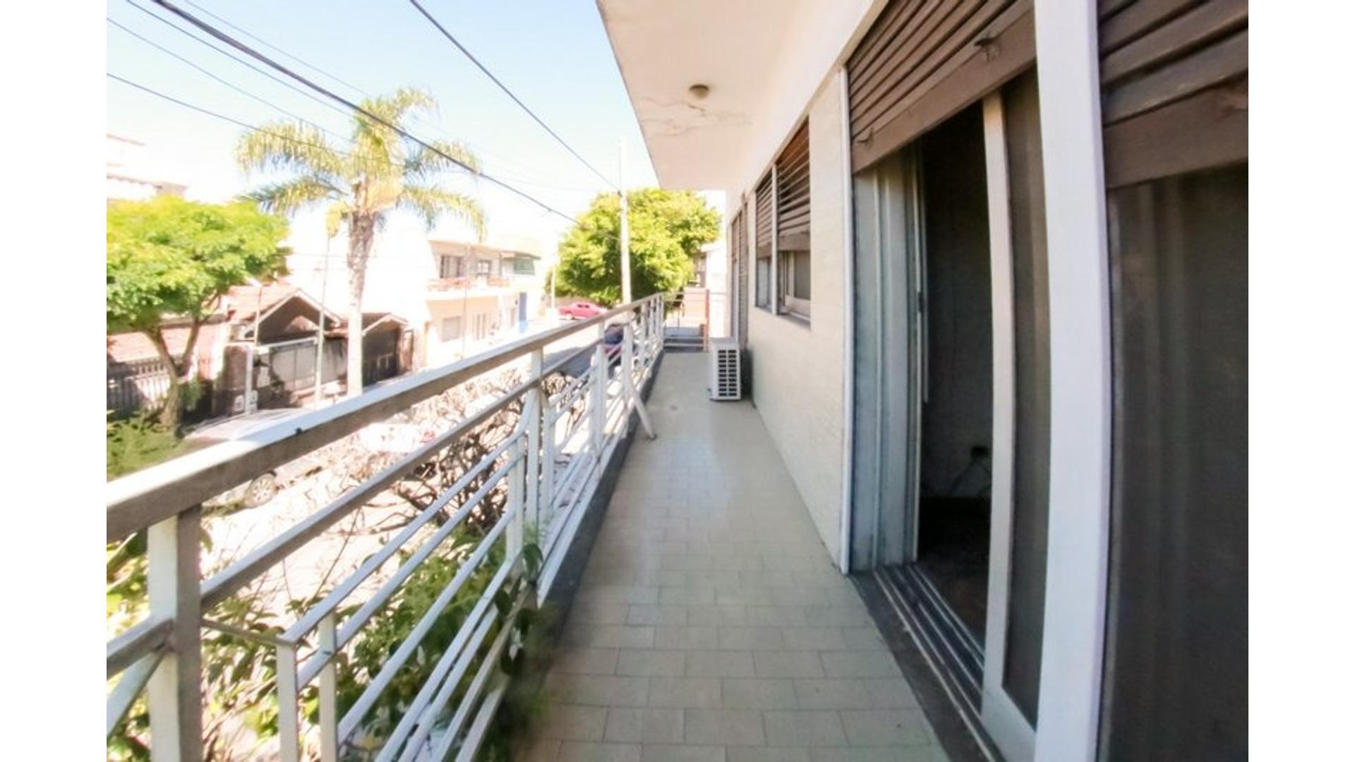 #2389807 | Venta | Casa | General San Martin (Carrillo Del Pino, Bienes Inmobiliarios)