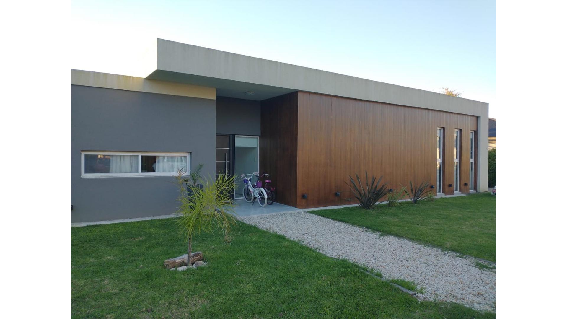 #2023819 | Venta | Casa Quinta | Pilar (Mónica Berg Propiedades)