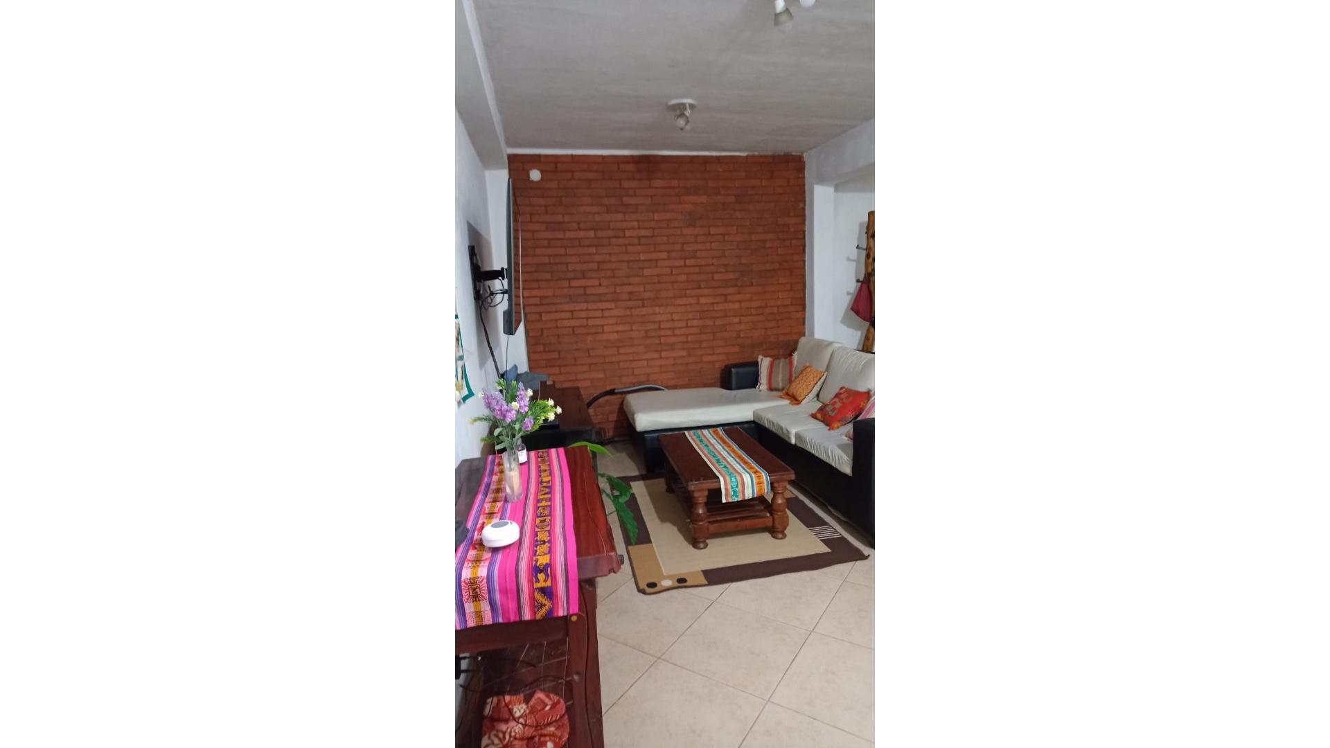 #2433464 | Venta | Casa | Moron (Marta Gonzalez Propiedades Suc. Norte)