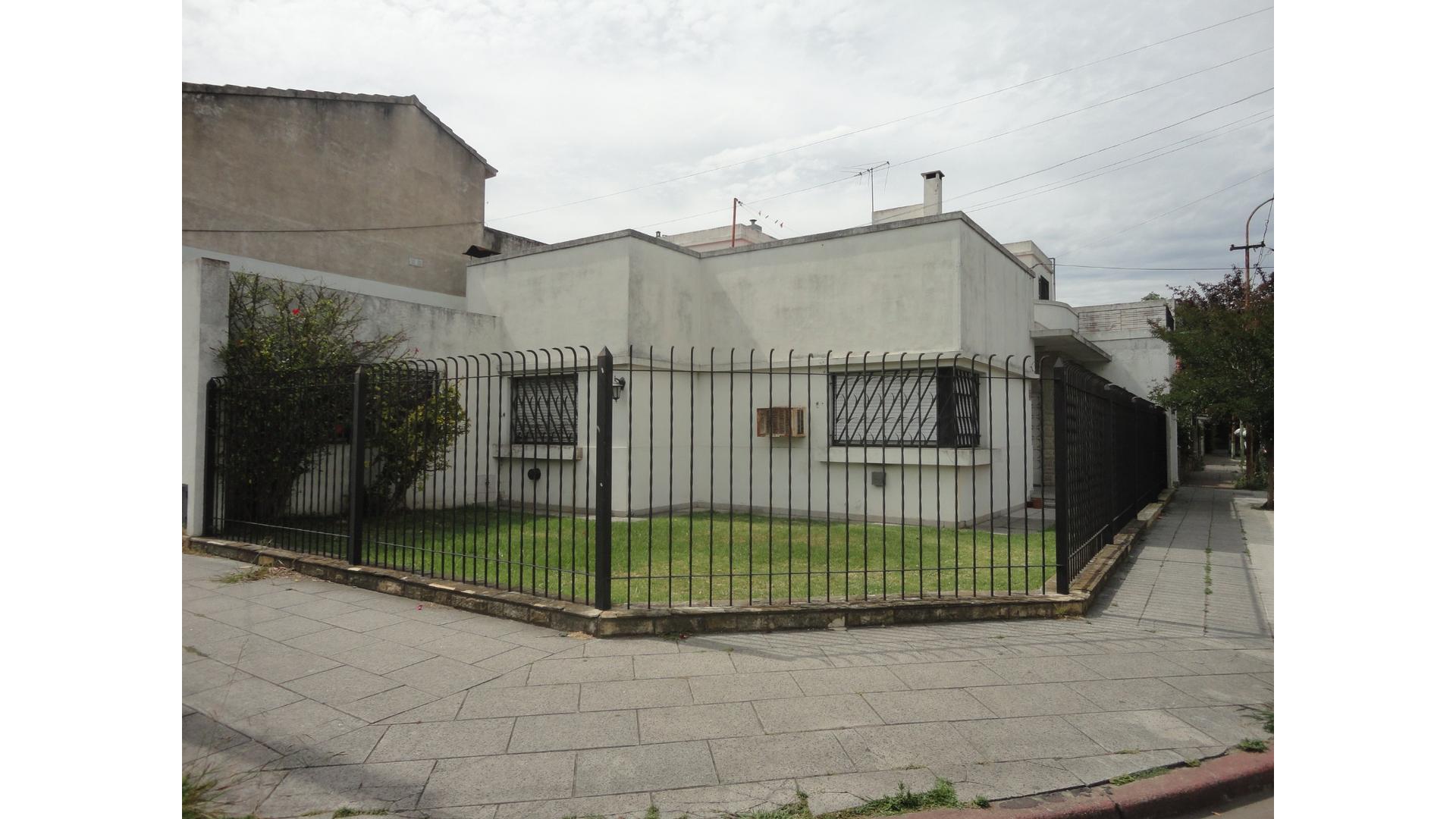 #3328247 | Venta | Casa | Moron (ARCE PROPIEDADES)