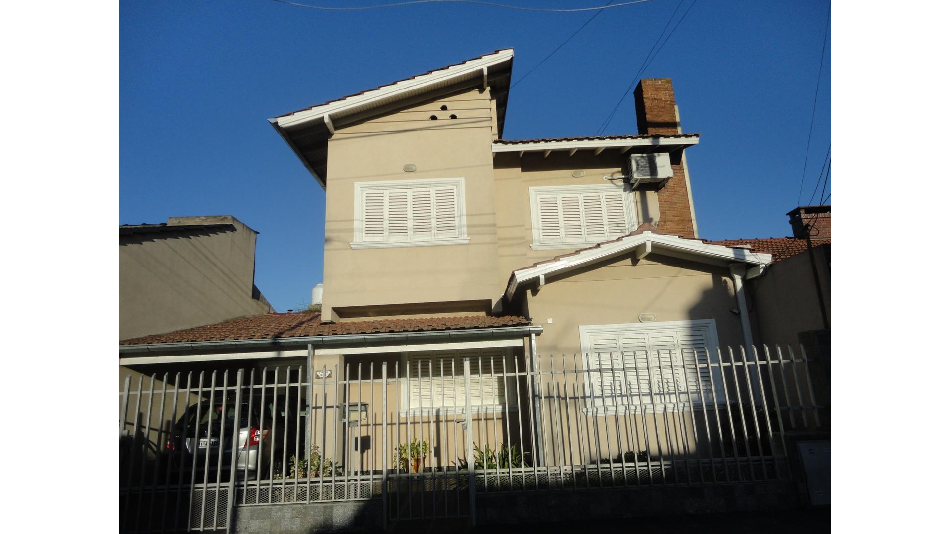 #3048127 | Venta | Casa | Moron (ARCE PROPIEDADES)