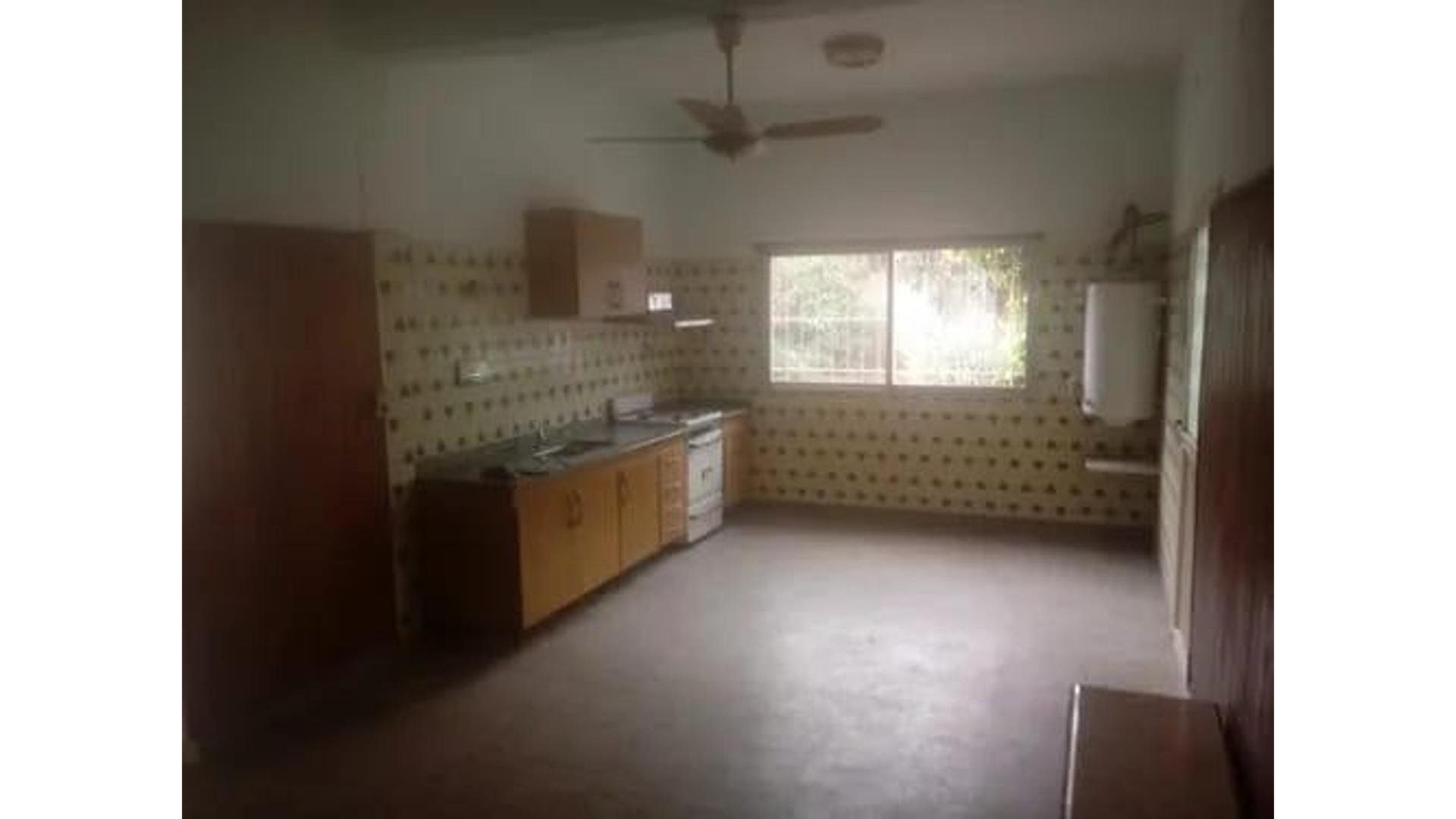 #3774270 | Sale | House | Moron (Asesorias Y Producciones Lm)