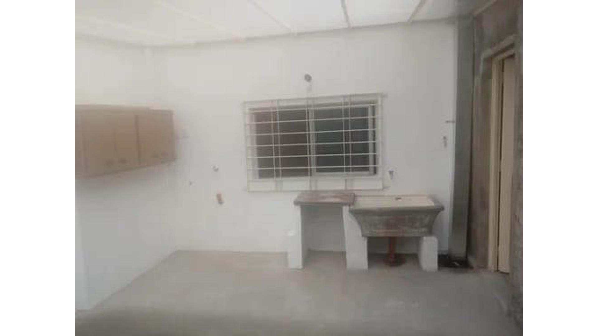 #3774270 | Sale | House | Moron (Asesorias Y Producciones Lm)