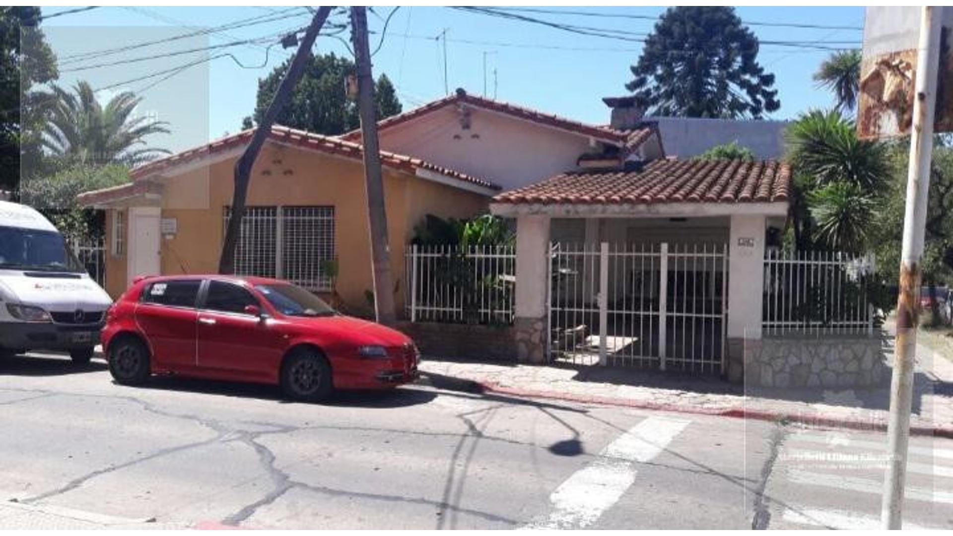 #3605834 | Venta | Casa | Moron (Asesorias Y Producciones Lm)