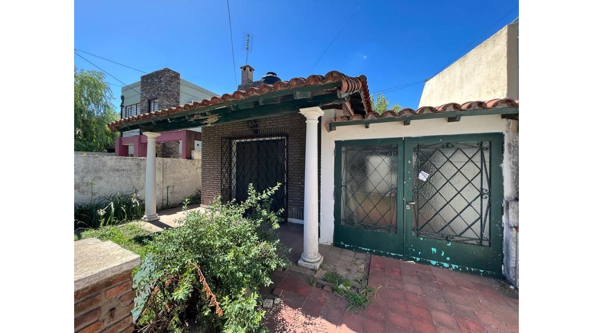 #3606176 | Venta | Casa | Moron (Francesco Tucci Negocios Inmobiliarios)